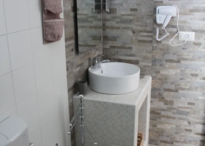 L'isola Che Non C'è 4*